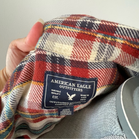 American Eagle shacket overshirt jacket thick flannel plaid red black and cream - Picture 5 of 7